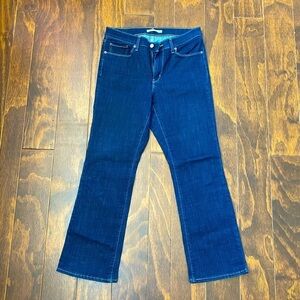 Pre Loved 💗 LEVIS Classic Bootcut 👢Excellent Condition 💙✨